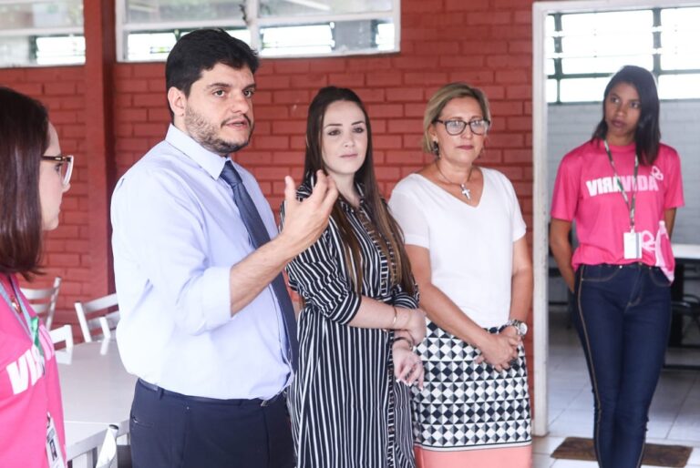 Delmasso apresenta à Secretária Nacional da Juventude o projeto Vira Vida, que resgata vítimas de abuso