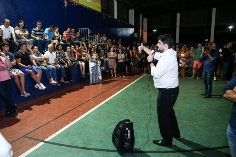 A pedido de Delmasso, Secretaria de Educação assina Termo de Compromisso para regularidade escolar de alunos do Colégio Maxwell