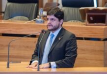 DF Mobilidade: “Vai beneficiar os moradores e aquecer a economia Local”, diz Delmasso sobre Transporte Aquaviário no Lago Paranoá “Vai beneficiar os moradores e aquecer a economia Local”, diz Delmasso sobre Transporte Aquaviário no Lago Paranoá