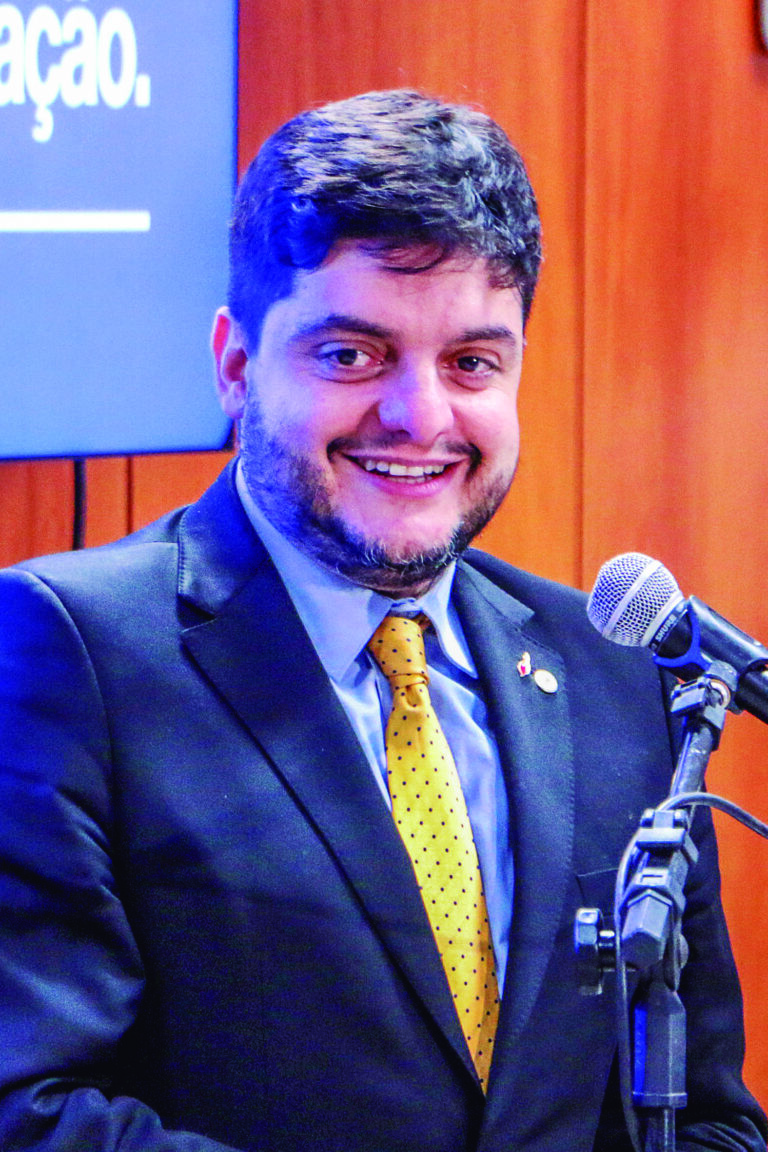 Secretário de Família e Juventude, Rodrigo Delmasso, morador do Guará, celebrou a ampliação do programa